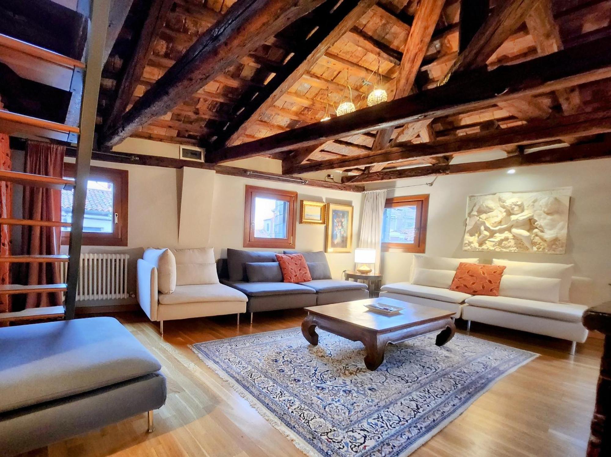 Apartamento Casanova Penthouse In The Heart Of